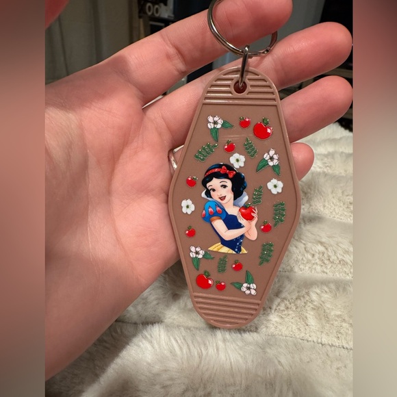 Disney Snow White Brown Key Holder - Picture 1 of 1
